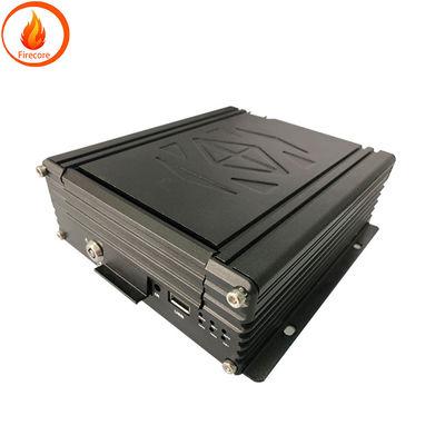 Enregistreur de DVR CAR monté Disque dur de surveillance de système de DVR à quatre canaux